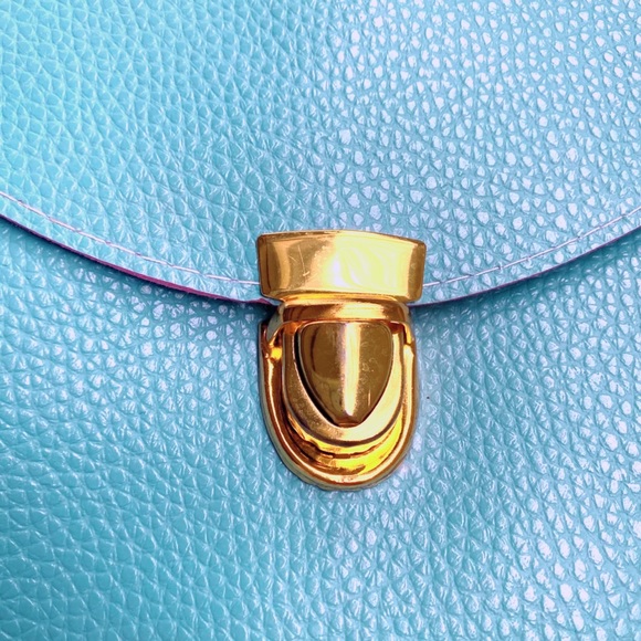 💧AQUA BLUE FAUX LEATHER ENVELOPE CLUTCH! - Picture 6 of 10